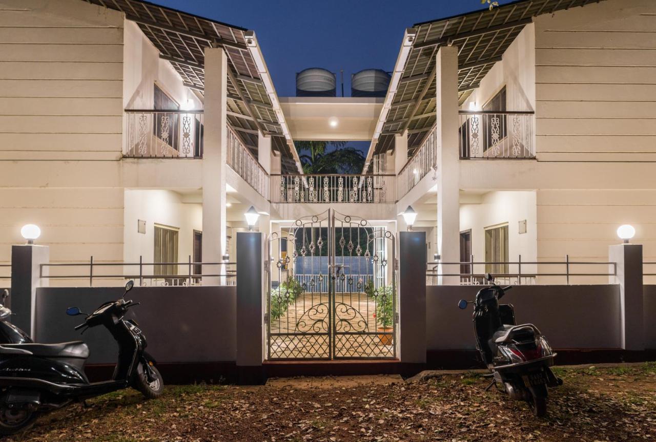 Marine Studios Le Pension Кандолим Экстерьер фото
